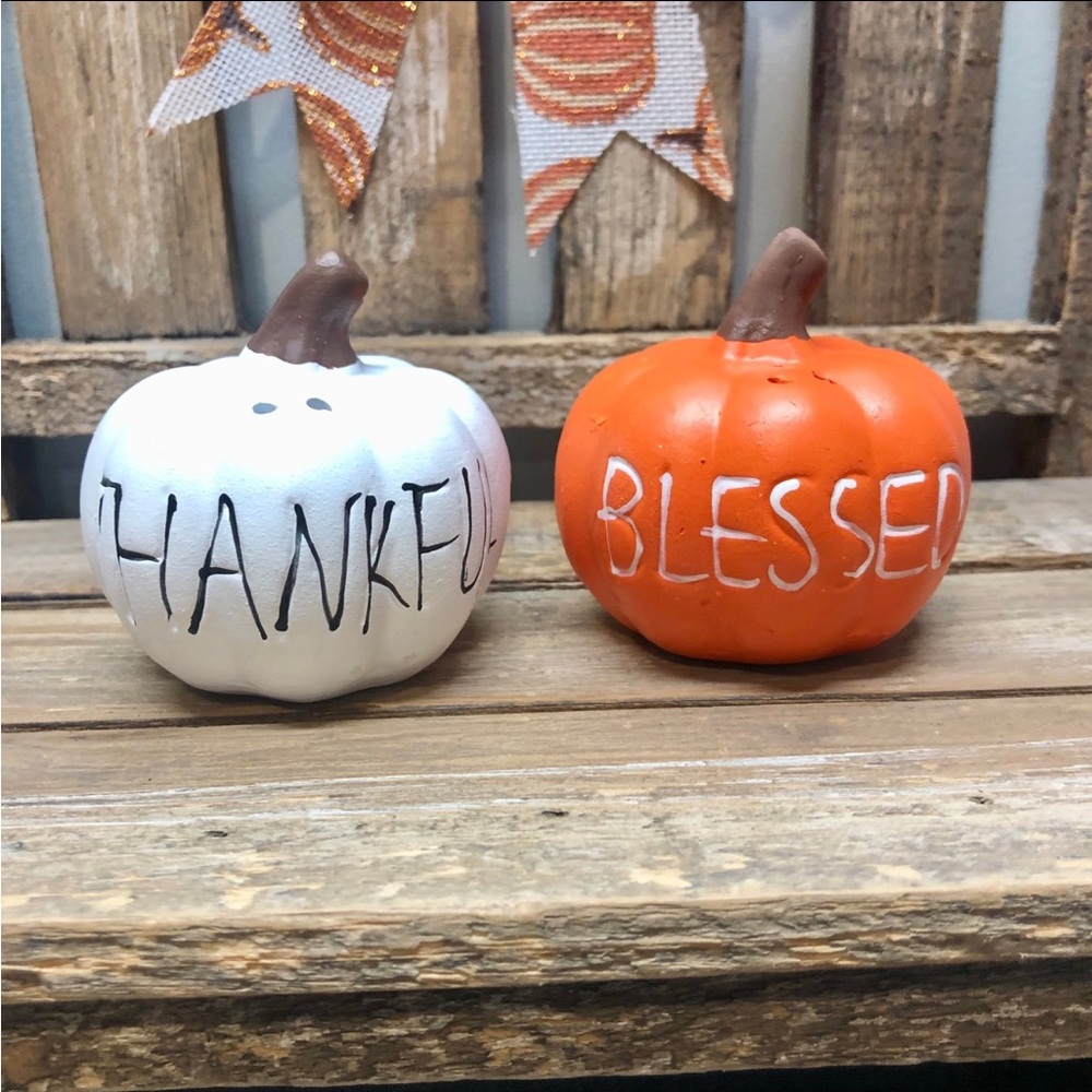 🧡 PUMPKIN SALT & PEPPER SHAKER SET 🧡
